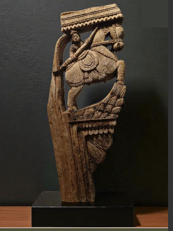 Carved yali corbel bracket